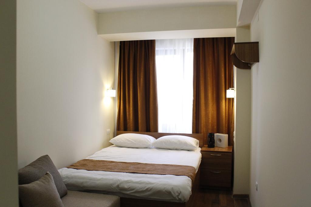 5Th Floor Guest House Erivan Zimmer foto
